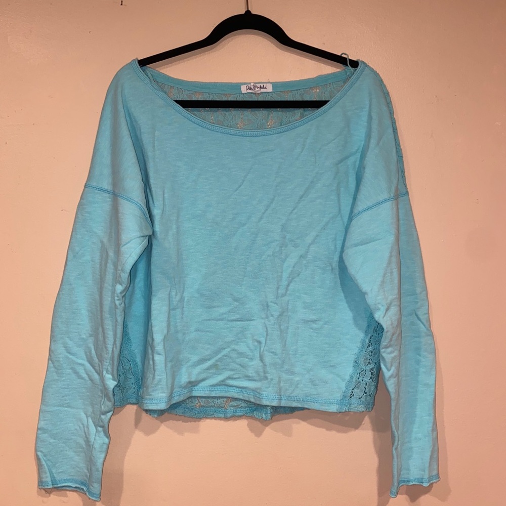 Long sleeve top with lace back